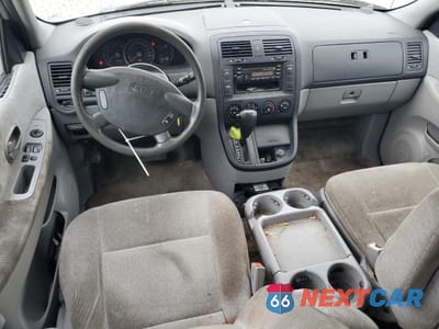 Zdjęcie 8 z 13 samochodu: 2004 KIA SEDONA EX VIN:KNDUP131546542978 - miniatura