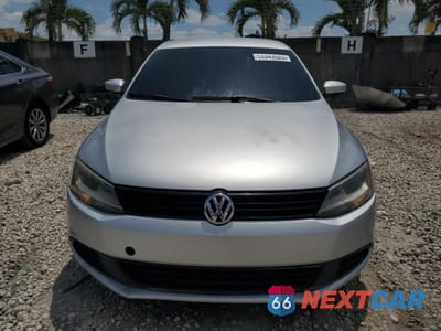 Piąte zdjęcie samochodu w środku: 2014 VOLKSWAGEN JETTA SE VIN:3VWD17AJ6EM265473 - miniatura