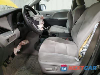 Zdjęcie 7 z 13 samochodu: 2015 TOYOTA SIENNA LE VIN:5TDJK3DC2FS097860 - miniatura
