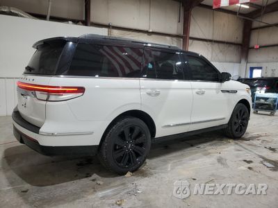 Trzecie zdjęcie samochodu z tyłu: 2022 LINCOLN NAVIGATOR BLACK LABEL VIN:5LMJJ2TT4NEL00338 - miniatura
