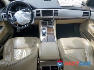 Zdjęcie 8 z 13 samochodu: 2012 JAGUAR XF VIN:SAJXA0FB8CLS45122 - miniatura