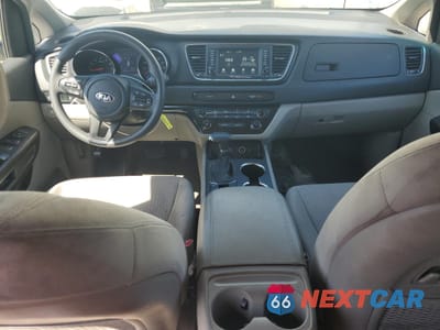 Zdjęcie 8 z 16 samochodu: 2020 KIA SEDONA LX VIN:KNDMB5C1XL6658164 - miniatura