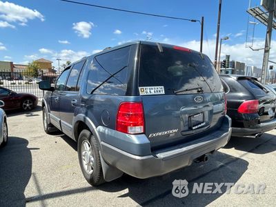 Trzecie zdjęcie samochodu z tyłu: 2004 FORD EXPEDITION XLT VIN:1FMRU15W74LA41840 - miniatura