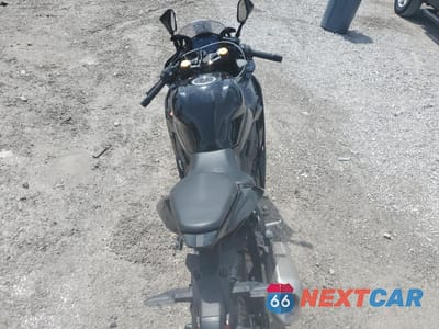 Zdjęcie 6 z 10 samochodu: 2024 KAWASAKI ZX400 P VIN:ML5ZXCP15RDA25790 - miniatura