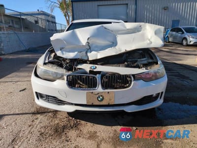 Piąte zdjęcie samochodu w środku: 2012 BMW 328 I VIN:WBA3A5G5XCNP17664 - miniatura
