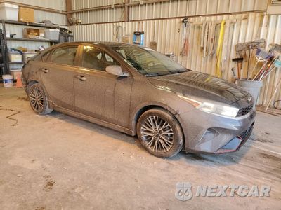 Czwarte zdjęcie samochodu z boku: 2024 KIA FORTE GT LINE VIN:3KPF54AD6RE752455 - miniatura