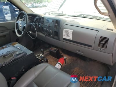 Zdjęcie 8 z 12 samochodu: 2012 CHEVROLET SILVERADO K3500 VIN:1GB3KZCGXCF203410 - miniatura