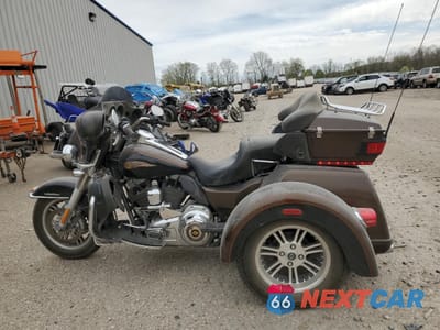 Trzecie zdjęcie samochodu z tyłu: 2013 HARLEY-DAVIDSON FLHTCUTG TRI GLIDE ULTRA CLASSIC VIN:1HD1MAM27DB855359 - miniatura