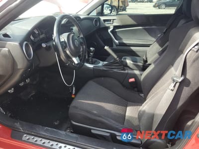 Zdjęcie 7 z 15 samochodu: 2017 TOYOTA 86 BASE VIN:JF1ZNAA12H9701142 - miniatura