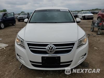 Piąte zdjęcie samochodu w środku: 2009 VOLKSWAGEN TIGUAN S VIN:WVGAV75N79W503016 - miniatura