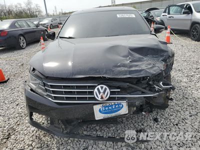 Piąte zdjęcie samochodu w środku: 2017 VOLKSWAGEN PASSAT SE VIN:1VWBT7A33HC061092 - miniatura