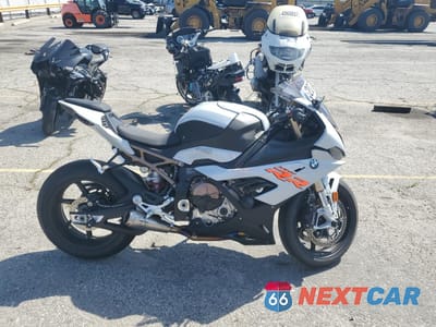 2020 BMW S 1000 RR WB10E2308L6D06079 - główne zdjęcie licytacji z USA - miniatura