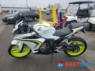 Trzecie zdjęcie samochodu z tyłu: 2021 HONDA CBR500 RA VIN:MLHPC6254M5200824 - miniatura