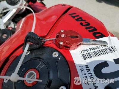 Zdjęcie 8 z 9 samochodu: 2024 DUCATI PANIGALE V4S VIN:ZDMDAGWW4RB009518 - miniatura