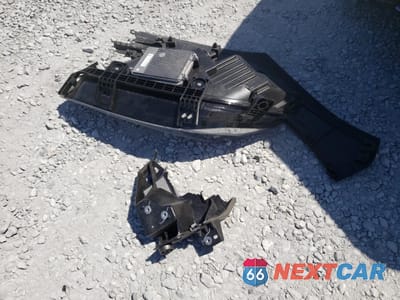 Zdjęcie 13 z 14 samochodu: 2022 TESLA MODEL X VIN:7SAXCBE62NF331544 - miniatura