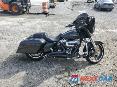 2018 HARLEY-DAVIDSON FLHX STREET GLIDE 1HD1KBC16JB675077 - główne zdjęcie licytacji z USA - miniatura