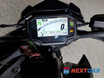 Zdjęcie 7 z 10 samochodu: 2023 KAWASAKI ZR900 F VIN:ML5ZRDF18PDA61360 - miniatura
