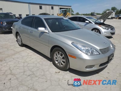 Czwarte zdjęcie samochodu z boku: 2003 LEXUS ES 300 VIN:JTHBF30G736001412 - miniatura