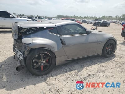 Trzecie zdjęcie samochodu z tyłu: 2015 NISSAN 370Z BASE VIN:JN1AZ4EH5FM441241 - miniatura