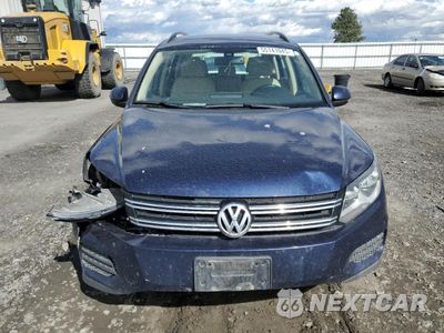 Piąte zdjęcie samochodu w środku: 2016 VOLKSWAGEN TIGUAN S VIN:WVGBV7AX8GW558194 - miniatura