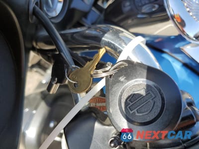 Zdjęcie 8 z 9 samochodu: 2011 HARLEY-DAVIDSON FLHTK VIN:1HD1KEM10BB628306 - miniatura