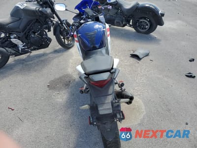 Czwarte zdjęcie samochodu z boku: 2012 HONDA CBR250 R VIN:MLHMC4105C5201850 - miniatura