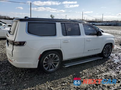 Trzecie zdjęcie samochodu z tyłu: 2022 JEEP GRAND WAGONEER SERIES III VIN:1C4SJVGJ5NS202569 - miniatura