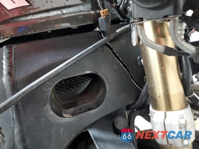 Zdjęcie 9 z 11 samochodu: 2009 SUZUKI GSX-R600 VIN:JS1GN7EA192105751 - miniatura