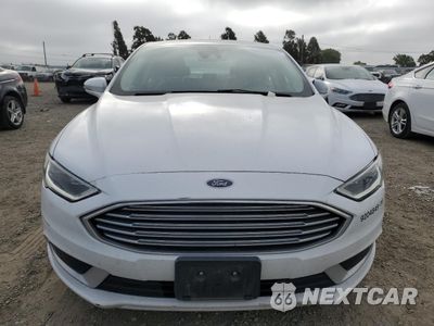 Piąte zdjęcie samochodu w środku: 2018 FORD FUSION SE HYBRID VIN:3FA6P0LU5JR118699 - miniatura