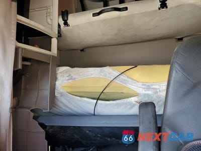 Zdjęcie 6 z 10 samochodu: 2013 VOLVO VN VNL VIN:4V4NC9TH2DN567438 - miniatura