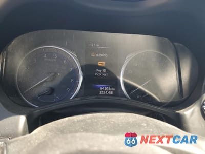 Zdjęcie 9 z 12 samochodu: 2018 INFINITI Q60 LUXE 300 VIN:JN1EV7EK8JM343176 - miniatura
