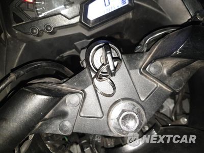 Zdjęcie 8 z 9 samochodu: 2013 KAWASAKI EX300 A VIN:JKAEX8A1FDA233972 - miniatura