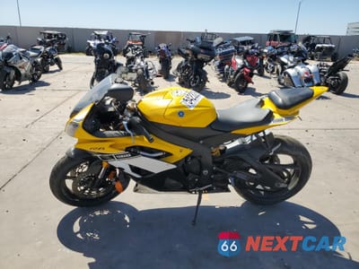 Trzecie zdjęcie samochodu z tyłu: 2016 YAMAHA YZFR6 C VIN:JYARJ16Y7GA010127 - miniatura