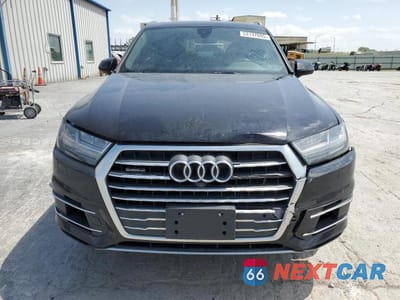 Piąte zdjęcie samochodu w środku: 2017 AUDI Q7 PREMIUM PLUS VIN:WA1LAAF72HD034637 - miniatura