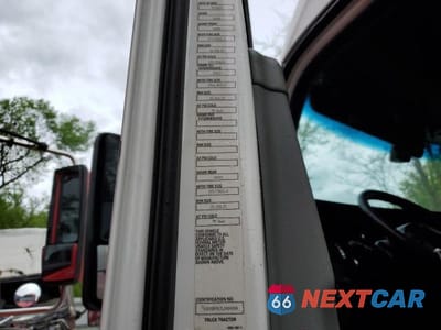 Zdjęcie 10 z 10 samochodu: 2020 KENWORTH T680 SEMI TRUCK VIN:1XKYDP9X7LJ404304 - miniatura
