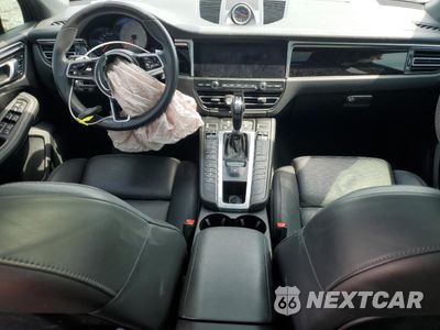 Zdjęcie 8 z 15 samochodu: 2019 PORSCHE MACAN S VIN:WP1AB2A56KLB30885 - miniatura