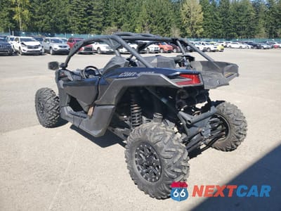 Trzecie zdjęcie samochodu z tyłu: 2018 CAN-AM MAVERICK X3 X DS TURBO R VIN:3JBVDAW49JK001848 - miniatura
