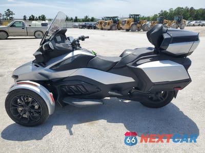 Trzecie zdjęcie samochodu z tyłu: 2022 CAN-AM SPYDER ROADSTER RT VIN:2BXNBDD21NV004341 - miniatura