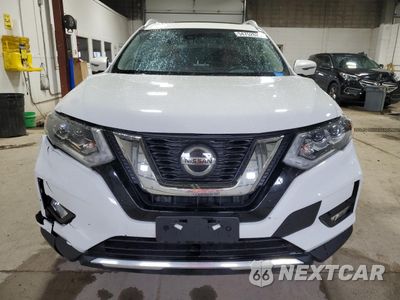 Piąte zdjęcie samochodu w środku: 2018 NISSAN ROGUE S VIN:JN8AT2MV7JW343033 - miniatura