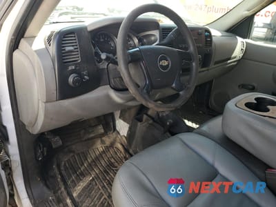 Zdjęcie 8 z 13 samochodu: 2007 CHEVROLET SILVERADO K3500 VIN:1GBJK34K37E560527 - miniatura
