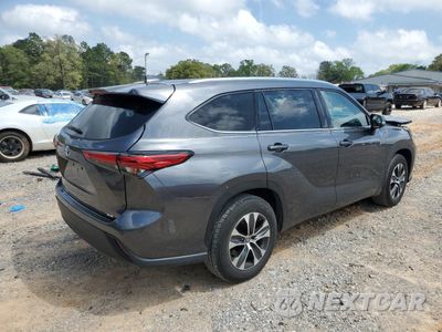 Trzecie zdjęcie samochodu z tyłu: 2021 TOYOTA HIGHLANDER XLE VIN:5TDGZRAH3MS537588 - miniatura
