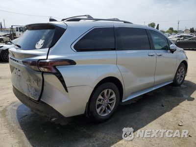 Trzecie zdjęcie samochodu z tyłu: 2023 TOYOTA SIENNA XLE VIN:5TDYRKEC8PS145074 - miniatura