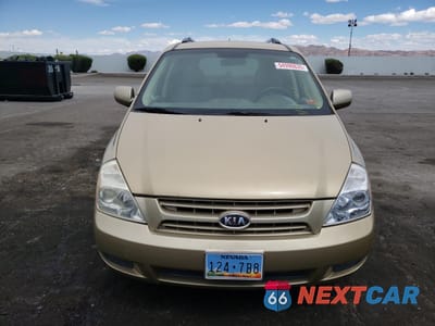 Piąte zdjęcie samochodu w środku: 2010 KIA SEDONA LX VIN:KNDMG4C35A6336042 - miniatura