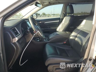 Zdjęcie 7 z 15 samochodu: 2018 TOYOTA HIGHLANDER SE VIN:5TDKZRFH9JS543197 - miniatura