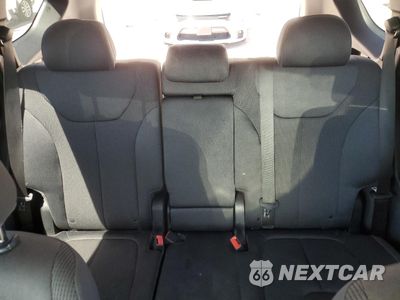 Zdjęcie 10 z 16 samochodu: 2019 HYUNDAI SANTA FE SE VIN:5NMS23AD8KH043803 - miniatura