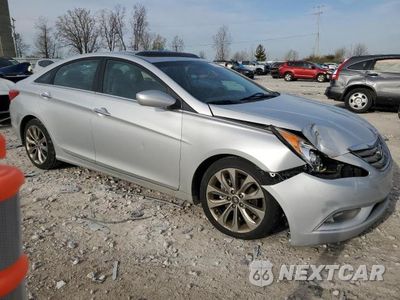 Czwarte zdjęcie samochodu z boku: 2013 HYUNDAI SONATA SE VIN:5NPEC4AC7DH617692 - miniatura