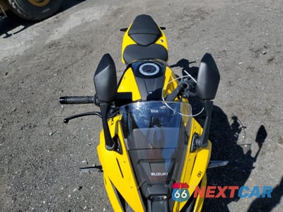 Piąte zdjęcie samochodu w środku: 2025 SUZUKI GSX800 F VIN:JS1EM13B4S7100314 - miniatura