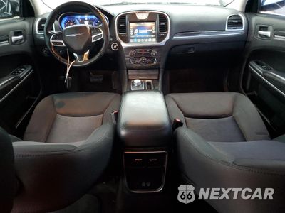 Zdjęcie 8 z 14 samochodu: 2018 CHRYSLER 300 TOURING VIN:2C3CCAAG4JH320302 - miniatura