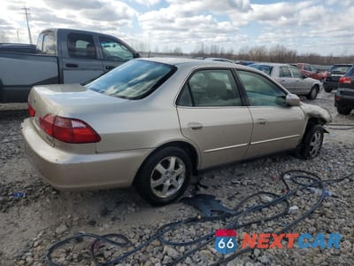 Trzecie zdjęcie samochodu z tyłu: 2000 HONDA ACCORD SE VIN:JHMCG5674YC010503 - miniatura