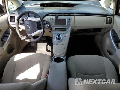 Zdjęcie 8 z 12 samochodu: 2013 TOYOTA PRIUS VIN:JTDKN3DU3D1652166 - miniatura